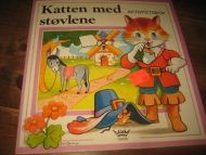 KATTEN MED STØVLENE. Ubrukt aktivitetsbok.