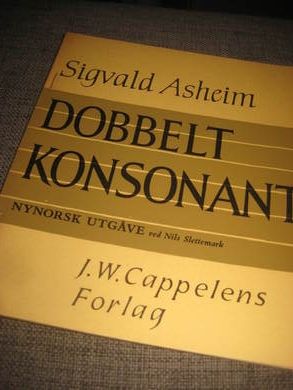 AASHEIN, SIGVALD: DOBBEL KONSONANT. Nynorsk, 1971