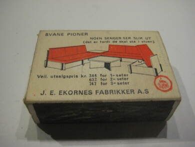 Fyrstikkeske uten innhold, reklame for SVANE PIONER, fra EKORNES FABRIKKER. 60 tallet.