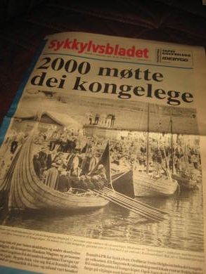 1993,nr 062, Sykkylvsbladet. Kongebesøk i Sykkylven. Harald og Sonja med kongefamilien.