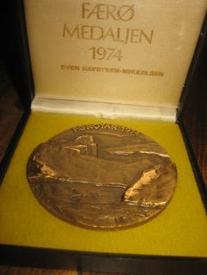 FÆRØ MEDALJEN, 1974.  Laga av Sven Havsteen Mikkelsen.  En godbit for den rette.