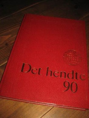 1990. DET HENDTE.