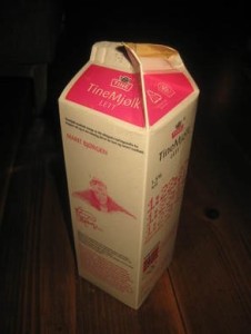 Tom liters kartong melk, fra Tine 1992, bilde av MARIT BJØRGEN.