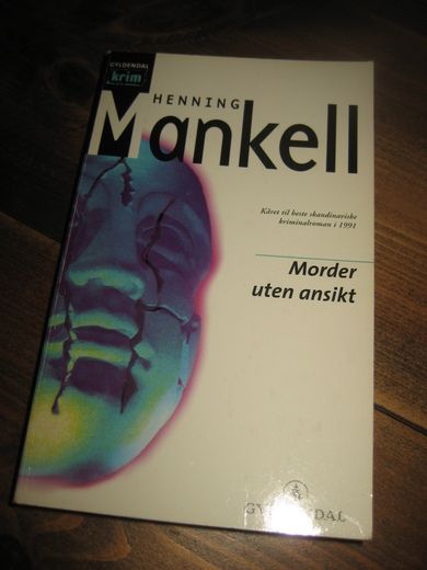 MANKEL: Morder uten ansikt. 2001.