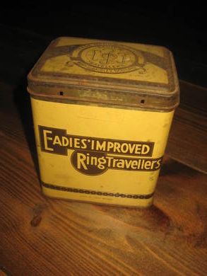 Boks med innhold, EADIES IMPROVED Ring Travellers, fra Eadie Bross, England, 50 tallet