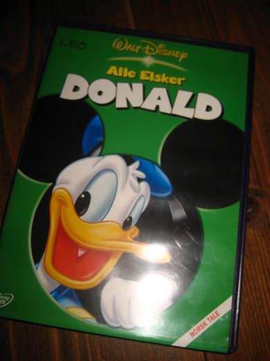 ALLE ELSKER DONALD. 2004, 51 MIN, 