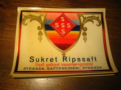 Etikett,  SUKRET RIPSSAFT, fra Stranda Saftpresseri, 60-70 tallet. Lag din egen saft, og bruk en dekorati etikett. 