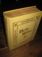 The Holy Bible. Containing the old and new testaments. KING JAMES VERSION. FAMILY HERITAGE EDITION. World. 