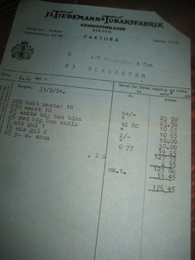 FAKTURA fra TIEDEMANNS TOBAKSFABRIK, 31.5.54.