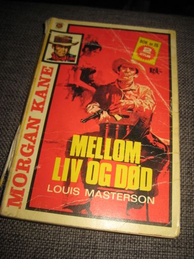 MELLOM LIV OG DØD. Bok nr 15, 2. opplag, 1972.