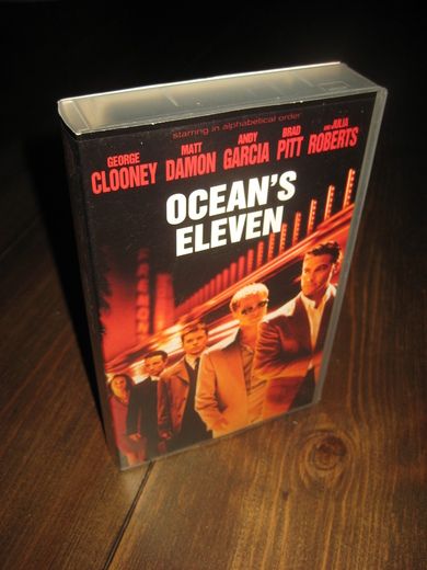 OCEAN'S ELEVEN. 2001, 11 ÅR, 116 MIN