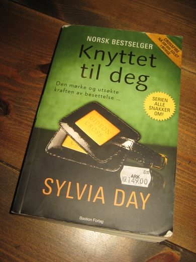 DAY, SYLVIA: Knyttet til deg. 2013.