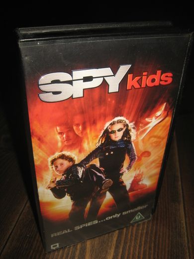 SPY KIDS.