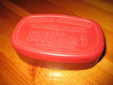 Snuseske uten innhold, SNUS No 1, fra Conrad Langaard.