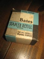 Eske uten innhold, Bates STAPLER REFILL, 60 tallet