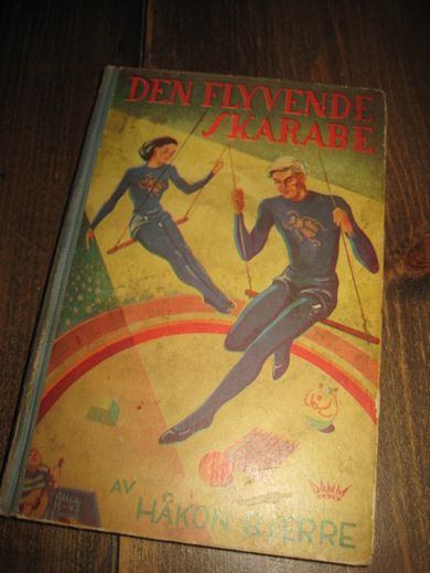 BJERRE: DEN FLYVENDE SKARABE. 1942.