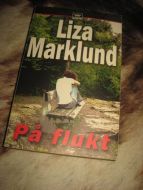 MARKLUND: PÅ FLUKT. 2003.