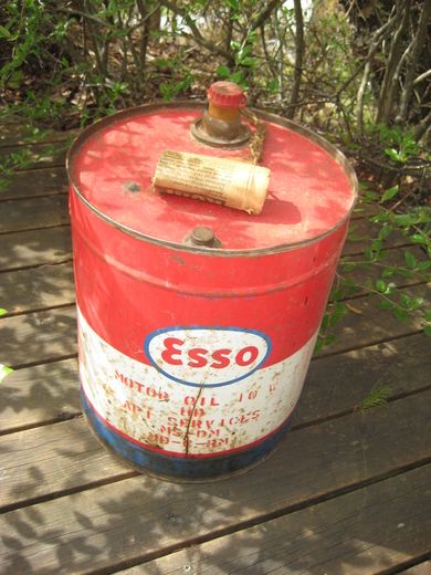 ESSO motor oil kanne fra 50 tallet, ca 25 liter.