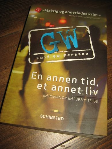 Persson: En annen tid, et annet liv. 2012. 