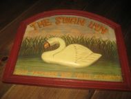 THE SWAN INN. Ca 34*28 cm stort med treramme. 