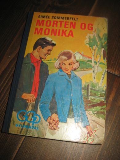 SOMMERFELT: MORTEN OG MONIKA. 1964.