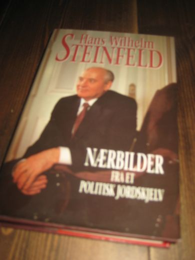 STEINFELD: NÆRBILDER FRA ET POLITISK JORDSKJELV. 1990.