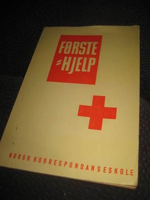 FØRSTE HJELP. 1976.