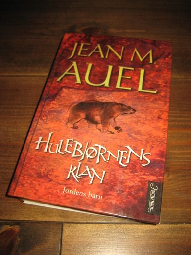 AUEL, JEAN: HULEBOERENS KLAN. 2002.