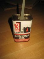 Oljekanne med noe innhold, 3 in one oil, 80 tallet,