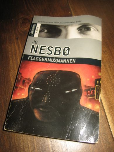 NESBØ, JO: FLAGGERMUSMANNEN. 2003.