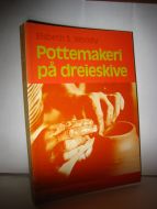 Woody: Pottemakeri på dreieskive. 1977.