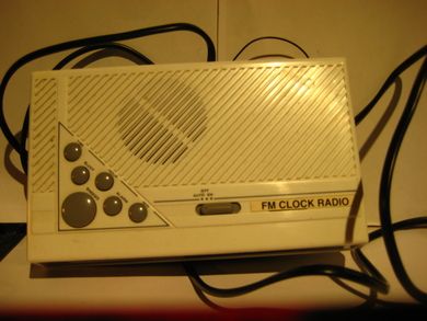 FM CLOCK RADIO