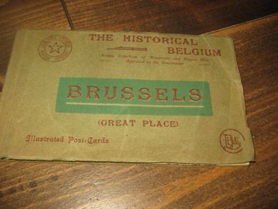 Mappe med 11 postkort: BRUSSELS. THE HISTORICAL BELGIUM. 30-40 tallet. 