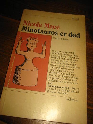 MACE: MINOTAUROS ER DØD. 1982.