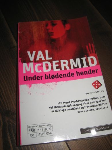 Mc Dermid: Under blødende hender. 2009.