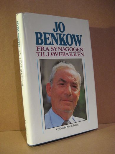 BENKOW, JO: FRA SYNAGOGE TIL LØVEBAKKEN. 1985.