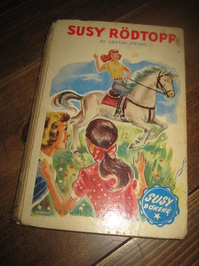 STEVNS, GRETHA: SUSY RØDTOPP. Bok nr 1, 1953. 