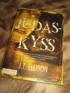 ELLISON. JUDAS KYSSET. 