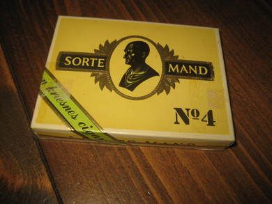 SORTE MAND NR 4, fra Johs N. With, 50-60 tallet