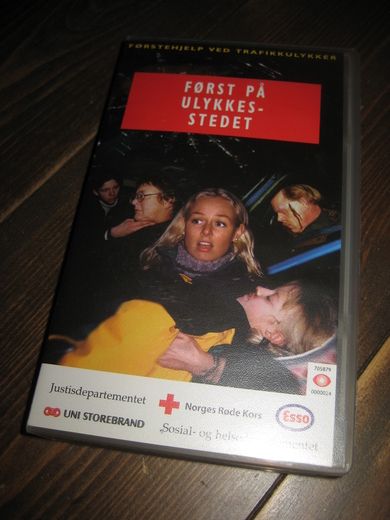 FØRST PÅ ULYKKESSTEDET. 1996, 30 MIN, 5 ÅR. 