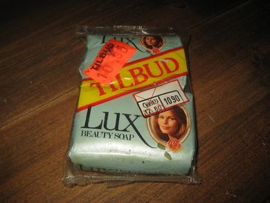 Uåpna dobbelpakning LUX BEAUTY SOAP, fra Lilleborg Fabrikker, 70-80 tallet. 