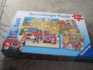 Ravensburger Puzzle. 3 * 49 brikker. 2013.