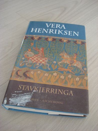 HENRIKSEN, VERA: STAVKJERRINGA. 1997.