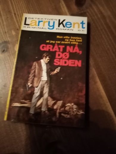 GRÅT NÅ, DØDEN SIDEN. 1972