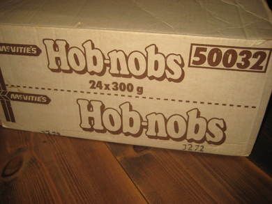 Pen eske hob nobs, HAVREKJEKS, 1989, ca 40*29 cm stor, 18 cm høg, pemn i ditt krambomiliø. 