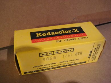 Uåpna eske med inntakt innhold, Kodacolor-X  fra mars 1971.