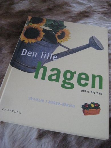 GJEFSEN: DEN LILLE HAGEN. 2002.