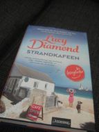 DIAMOND, LUCY: STRANDKAFEEN. 2021