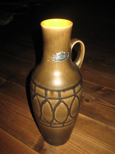 Bay KERAMIKVASE med hank, Western Germany, 50-60 tallet. 