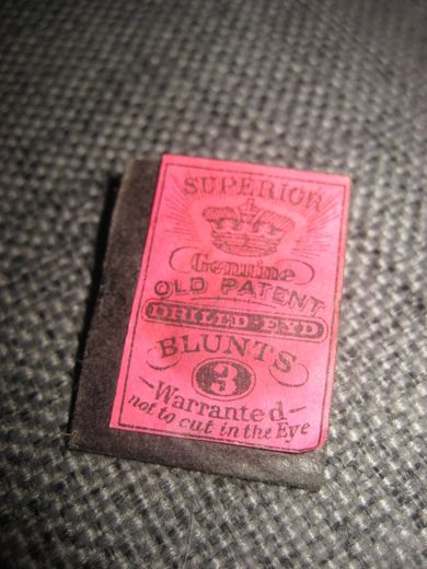 Ubrukt pakke SUPERIOR OLD PATENT GRILLD EYD BUNTS. 30-40 tallet.